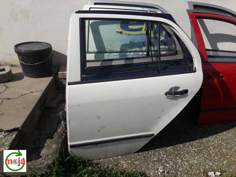 škoda fabia zadnja leva Vrata 6Y6833055